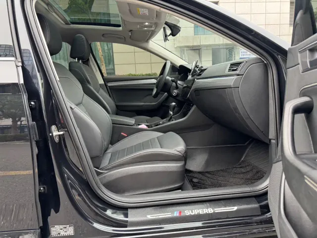 Skoda Superb — Фото автомобиля 10