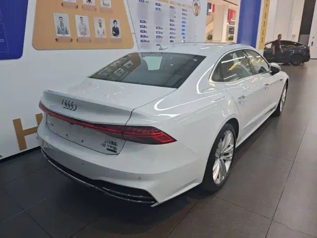 Audi A7L — Фото автомобиля 6