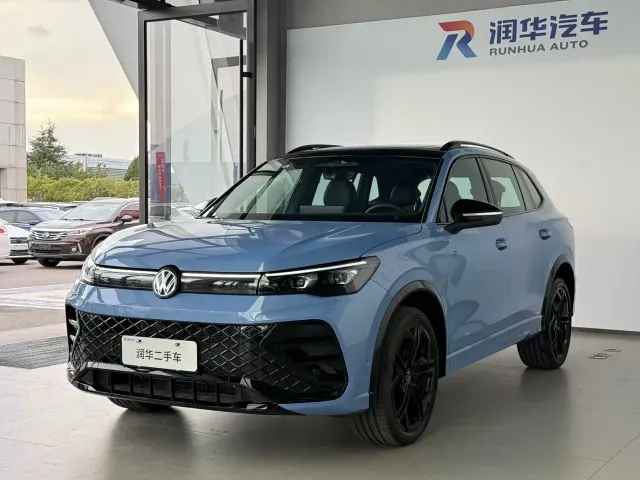 Фотография автомобиля — Volkswagen Tiguan L