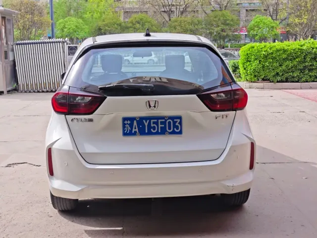 Honda Fit — Фото автомобиля 5