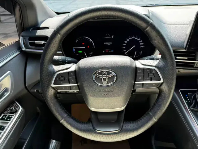 Toyota Granvia — Фото автомобиля 15