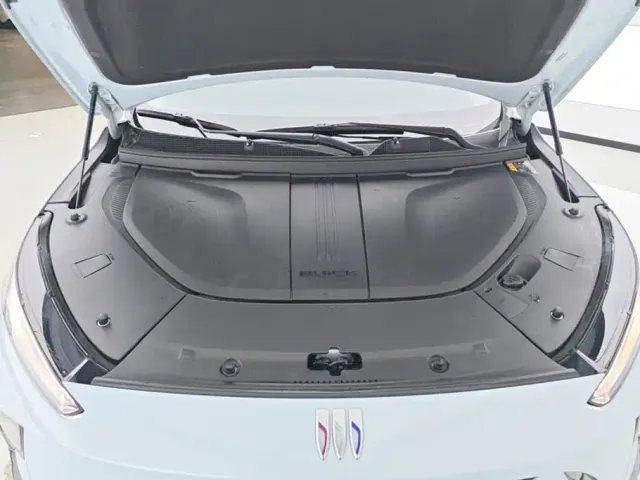 Buick E5 — Фото автомобиля 10