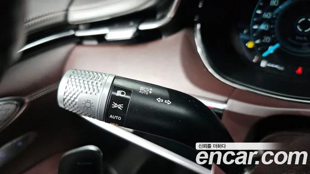 Genesis GV70 2.5T Бензин AWD — Фото автомобиля 24