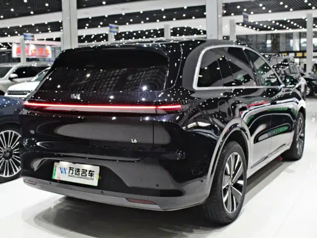 Li Auto L6 — Фото автомобиля 14