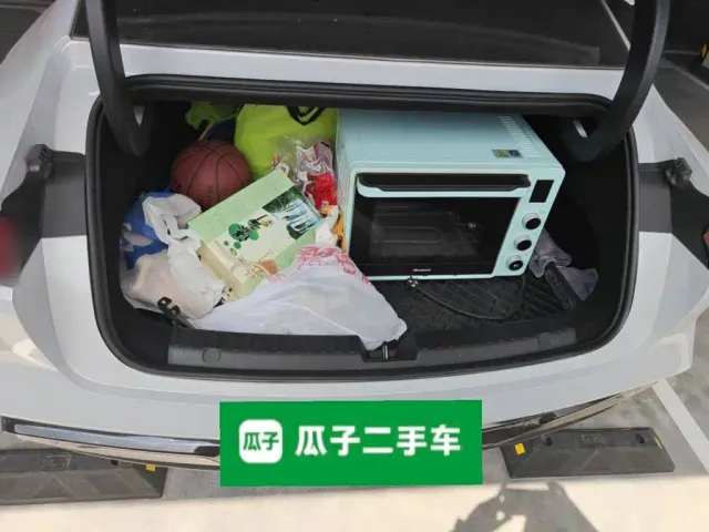 Geely Galaxy E8 — Фото автомобиля 20
