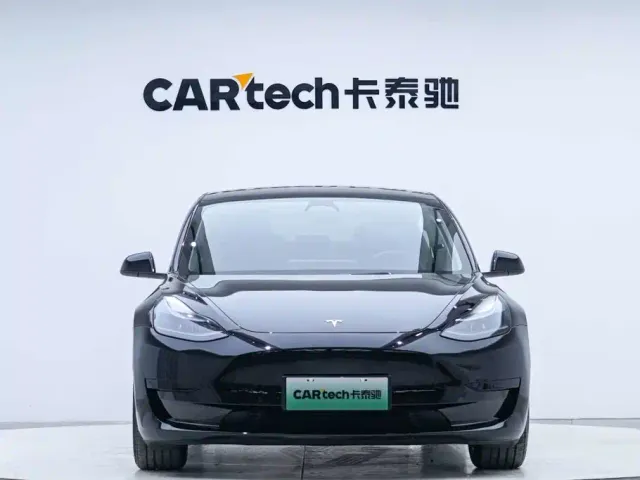 Tesla Model 3 — Фото автомобиля 3