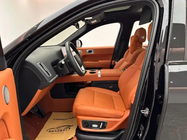 Li Auto L8 — Фото автомобиля 8