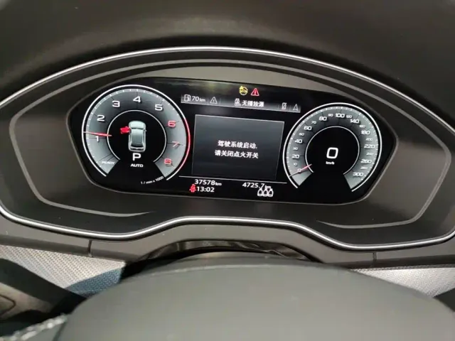 Audi Q5L — Фото автомобиля 11