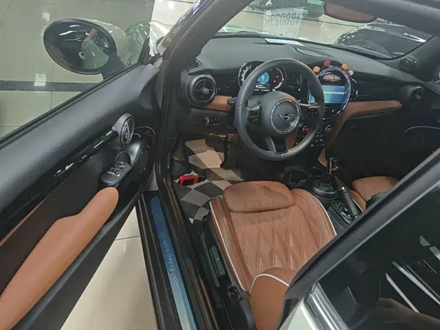MINI Hatch — Фото автомобиля 15