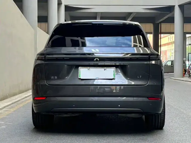 Li Auto L7 — Фото автомобиля 4