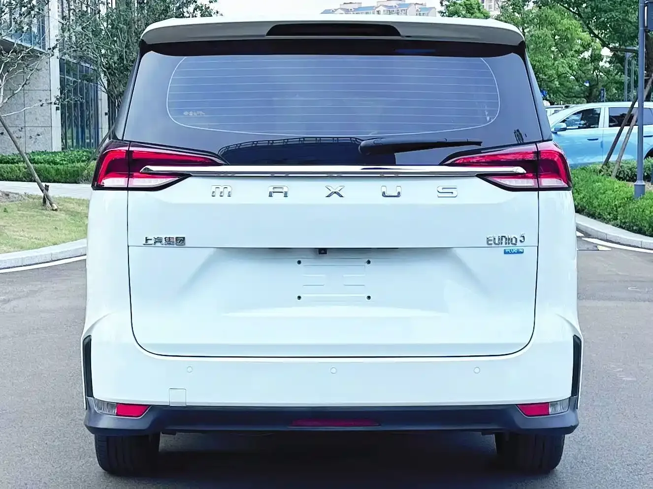 SAIC Maxus SAIC MAXUS EUNIQ 5 2020 1.3T PLUG IN Elite Edition — Фото автомобиля 11