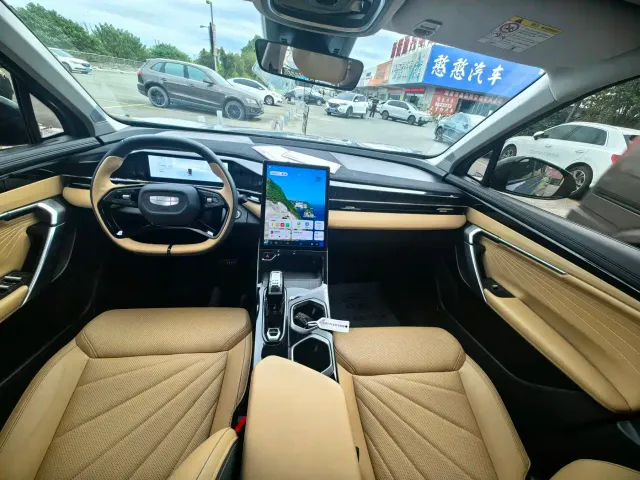 Geely Boyue L — Фото автомобиля 4