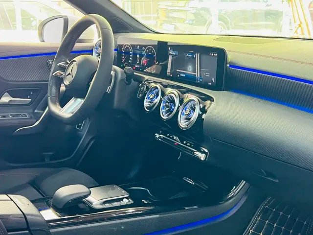 Mercedes-Benz A-Class — Фото автомобиля 11