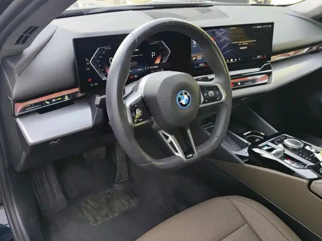 BMW i5 — Фото автомобиля 7