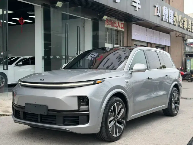 Li Auto L9 — Фото автомобиля 2