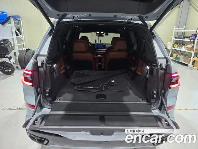 BMW X7 M60i xDrive M Sport 6 мест — Фото автомобиля 15