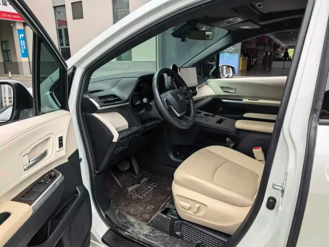 Toyota Granvia — Фото автомобиля 3