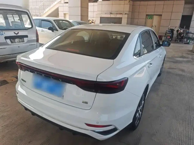Geely Emgrand — Фото автомобиля 6