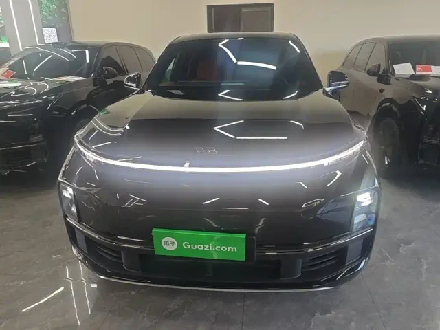 Li Auto L8 — Фото автомобиля 2