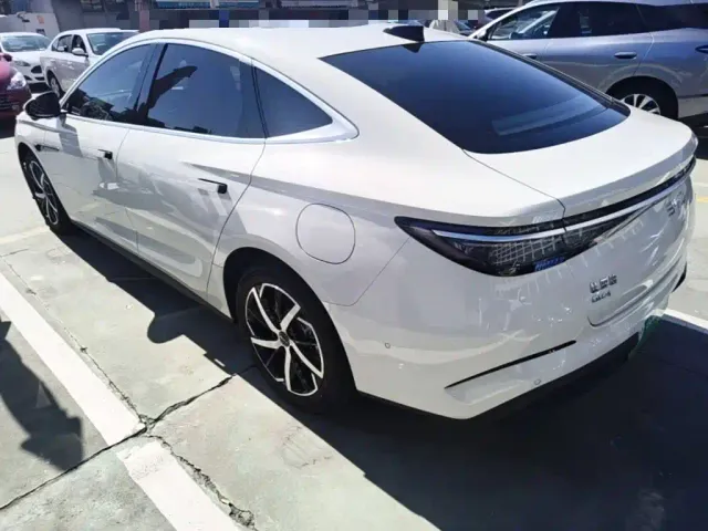 BYD Seal 07 DM-i — Фото автомобиля 4