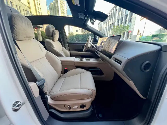 Li Auto i6 — Фото автомобиля 25