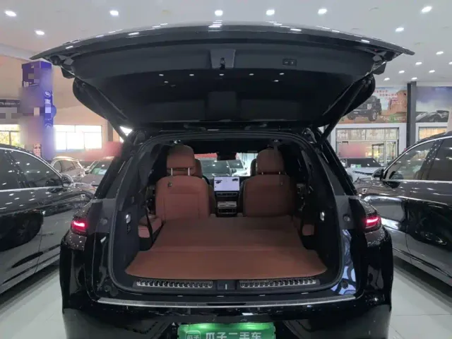 Li Auto L8 — Фото автомобиля 18