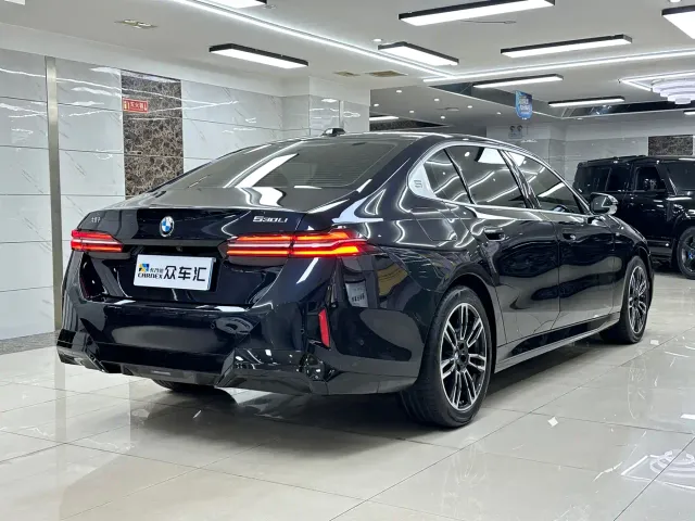 BMW 5 Series — Фото автомобиля 6