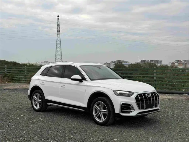 Audi Q5L — Фото автомобиля 3