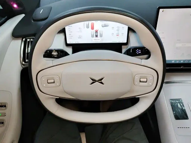 Xpeng P7+ — Фото автомобиля 10
