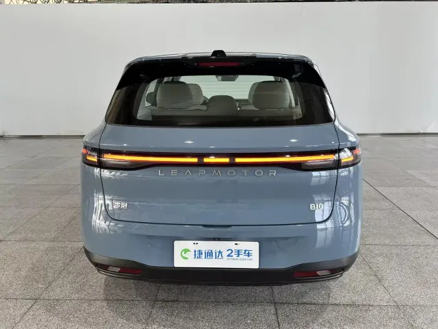 Leapmotor B10 — Фото автомобиля 10