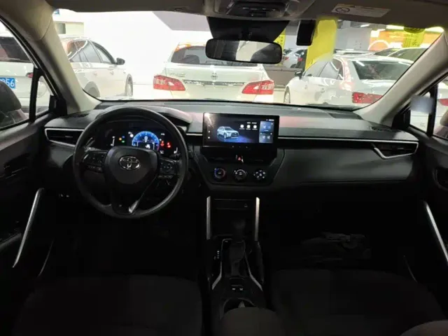 Toyota Corolla Cross — Фото автомобиля 9
