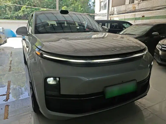 Li Auto L9 — Фото автомобиля 3