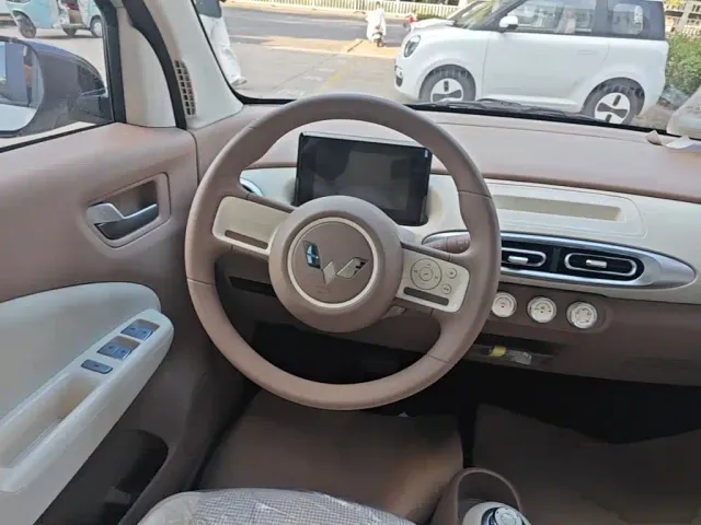 Wuling Hongguang Mini EV — Фото автомобиля 10