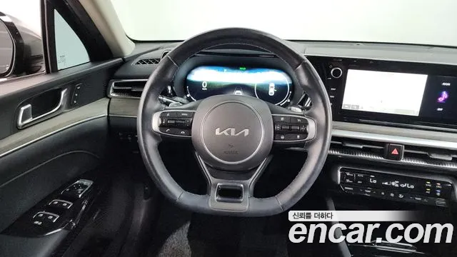 Kia K5 — Фото автомобиля 12
