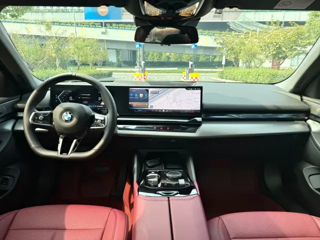 BMW 5 Series — Фото автомобиля 13
