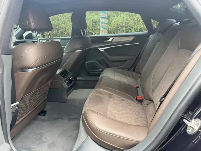 Audi A7L — Фото автомобиля 6