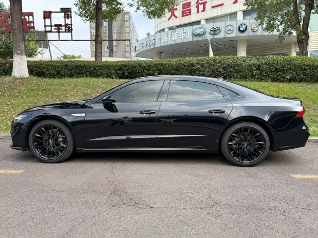Audi A7L — Фото автомобиля 3