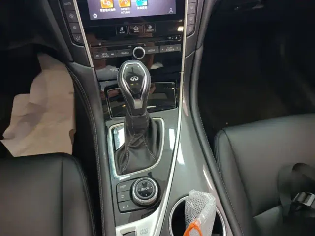 Infiniti Q50L — Фото автомобиля 13