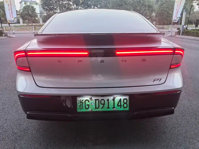 Xpeng P7+ — Фото автомобиля 15