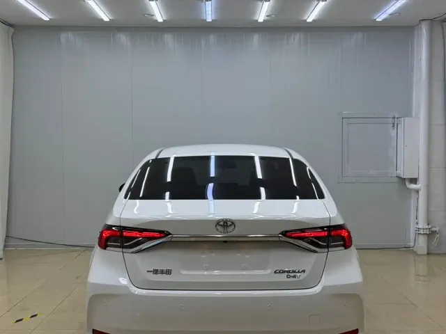 Toyota Corolla — Фото автомобиля 5