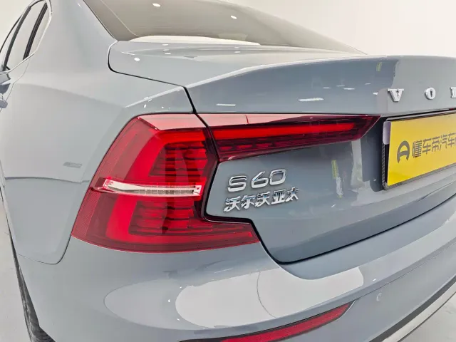 Volvo S60 — Фото автомобиля 19