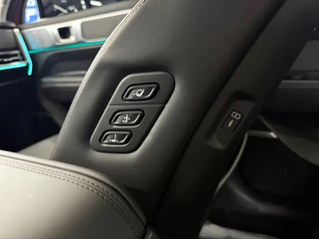 Hyundai Santa Fe — Фото автомобиля 12