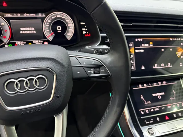 Audi Q8 — Фото автомобиля 14