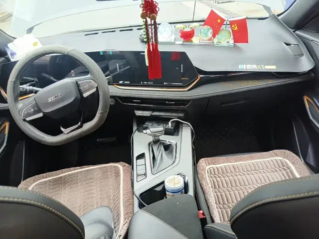 Changan X5 Plus — Фото автомобиля 12