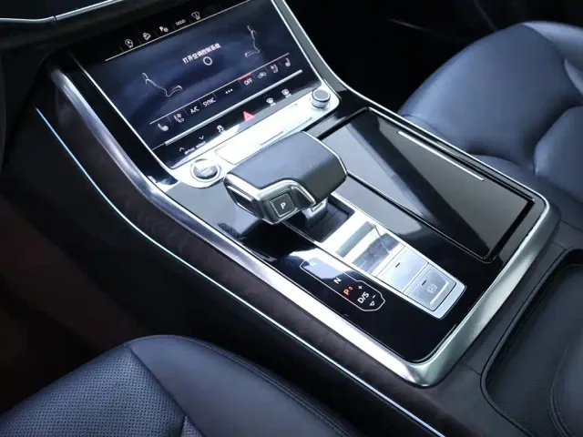Audi Q8 — Фото автомобиля 12