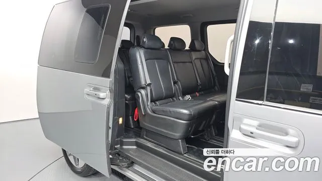 Hyundai Staria Staria 4WD Tourer 11 мест — Фото автомобиля 12