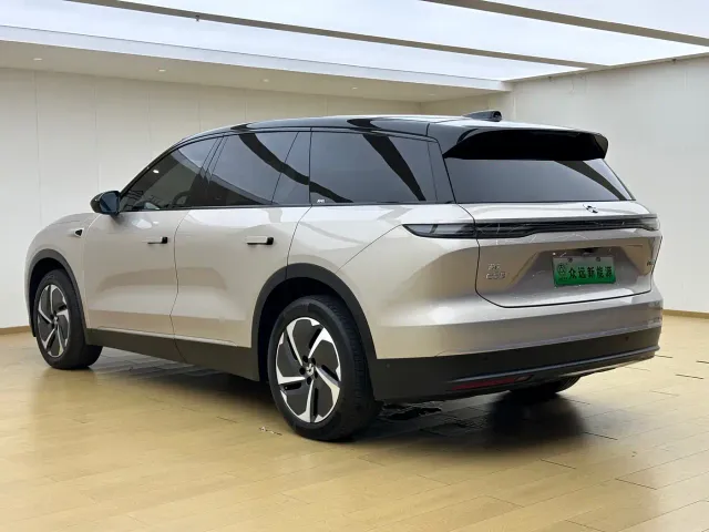 Nio ES8 — Фото автомобиля 26