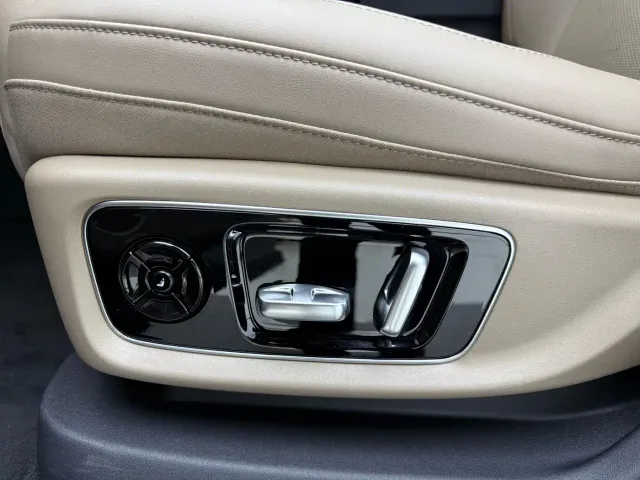 Li Auto L9 — Фото автомобиля 25