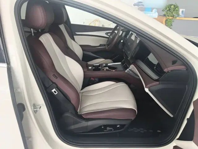 BYD Seal 07 DM-i — Фото автомобиля 24