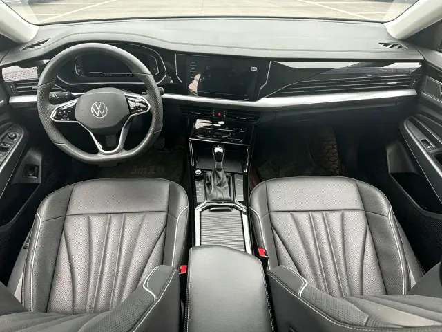 Volkswagen Passat — Фото автомобиля 9
